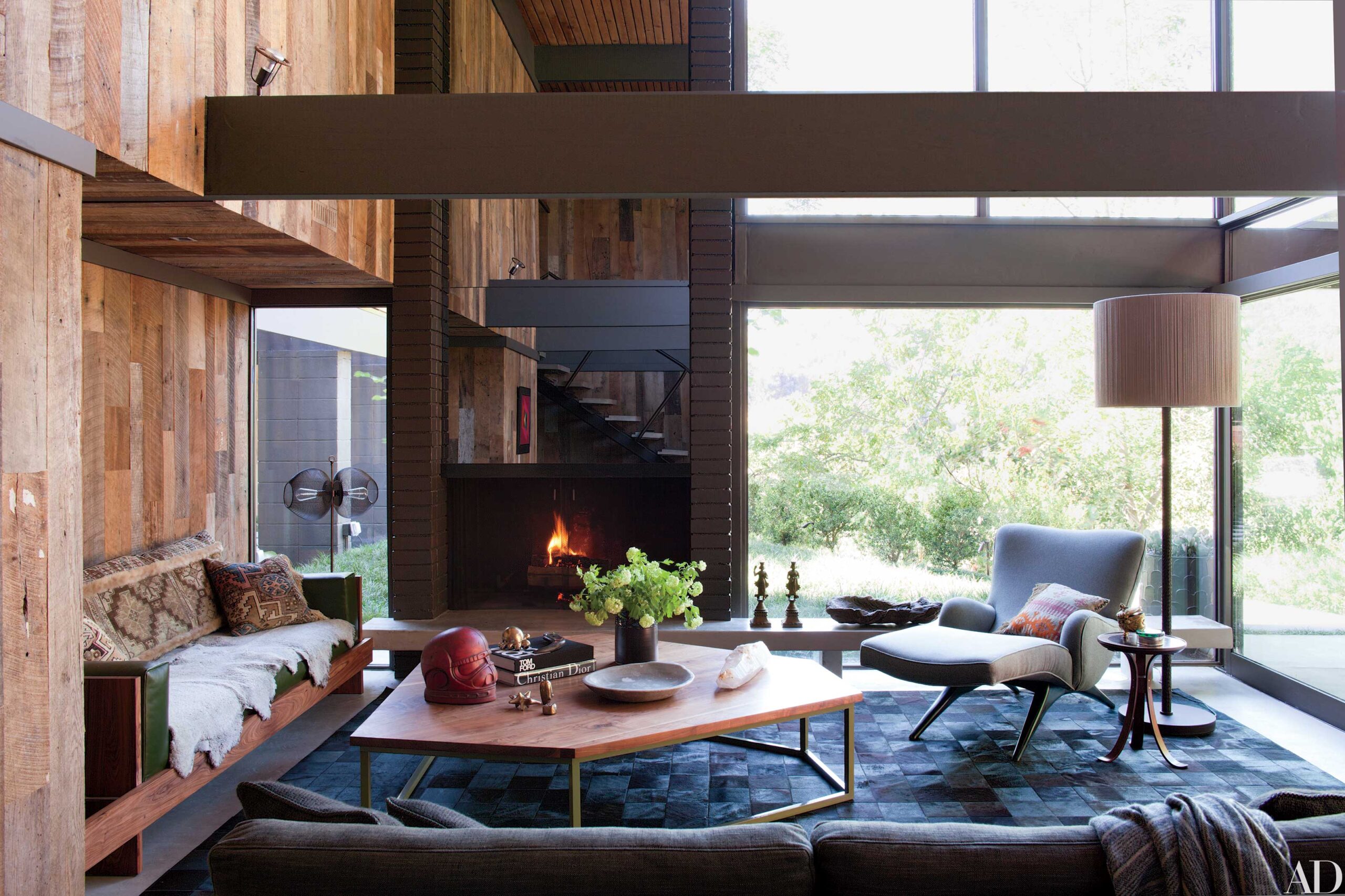 How to Decorate a Men's Bachelor Pad